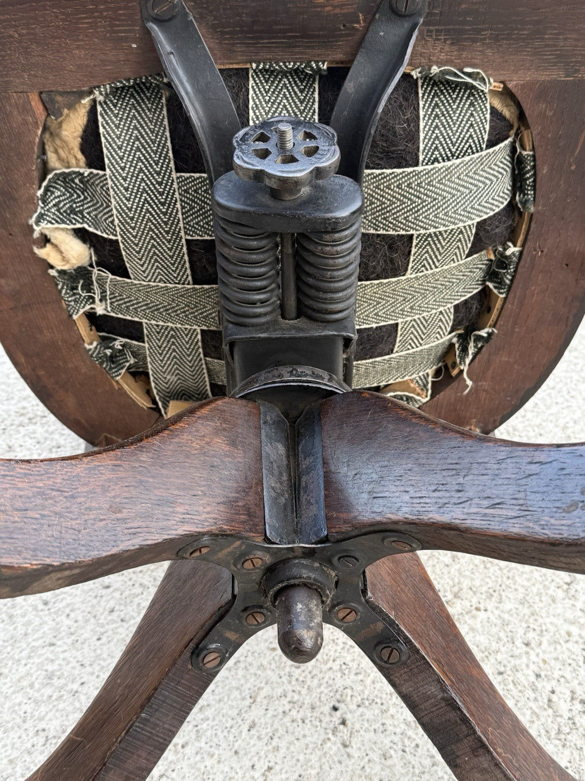 Antique Edwardian Oak Swivel Desk Chair 